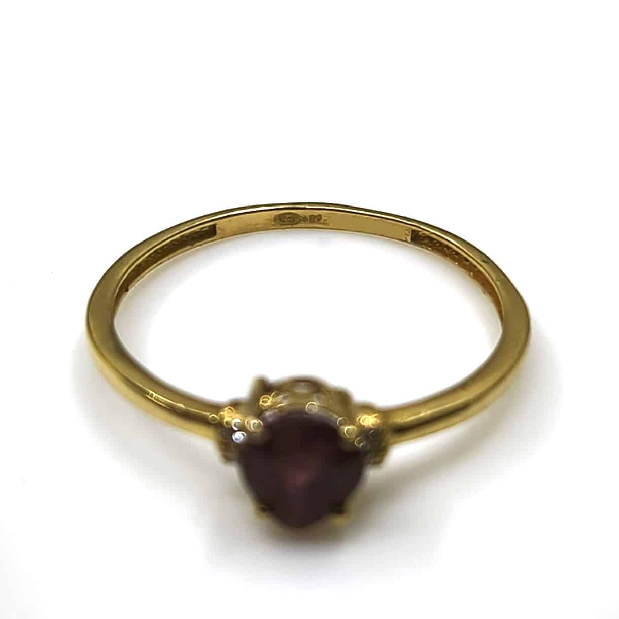Vista lateral anillo oro